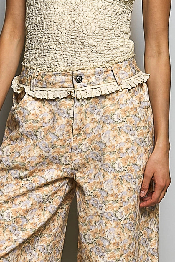 RUFFLE FLORAL PATTERN PANTS