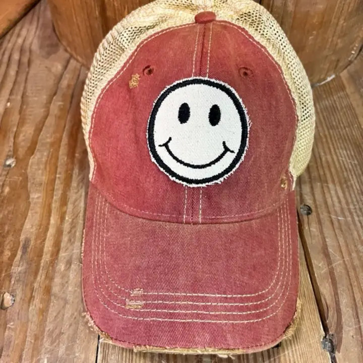 BOHO TRUCKER HAT - SMILE FACE - RED