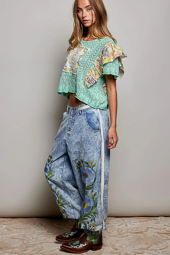 FLORAL EMBROIDERED TWILL JOGGER PANTS - BLUE