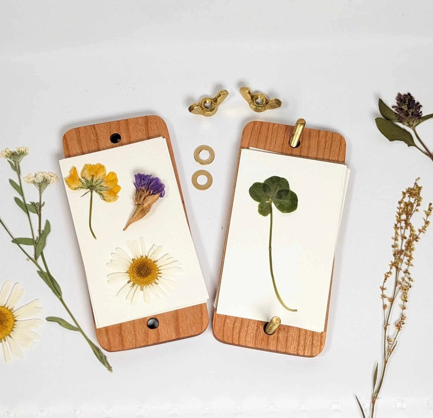 POCKET SIZED FLOWER PRESS WITH BEE DESIGN - 2" X 4"