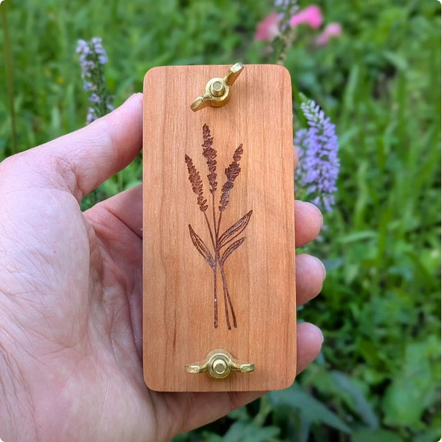 POCKET SIZED FLOWER PRESS WITH LAVENDER DESIGN - 2" X 4"