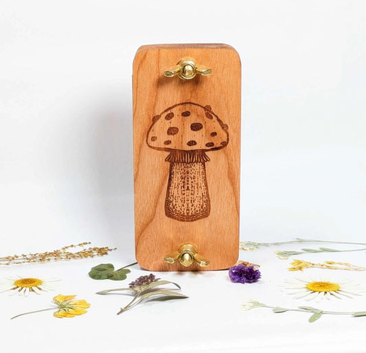 POCKET SIZED FLOWER PRESS WITH MUSHROOM DESIGN - 2" X 4" (Copy)
